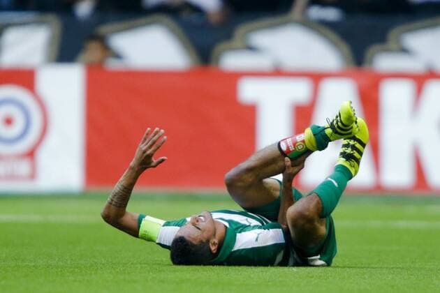 160804 Panathinaikos Zeca Joze Carlos Goncalves har ont under fotbollsmatchen i kvalet till Europa League mellan AIK och Panathinaikos den 4 Augusti 2016 i Stockholm.  Copyright: KentaxJönsson BB160804BB223