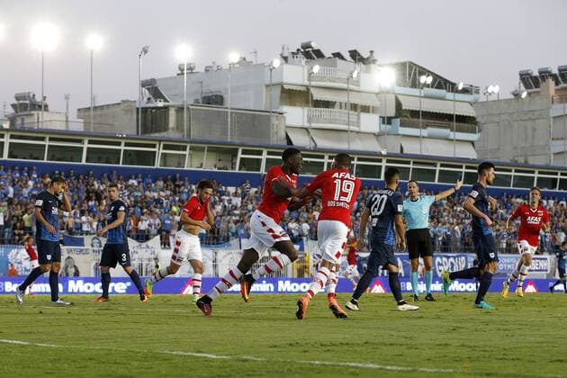 Derrick Luckassen of AZ Alkmaar (C) during the UEFA Europa League third round second leg match between Giannina and AZ Alkmaar on August 4, 2016 at the Peristeri stadium in Athens, Greece. Giannina v AZ Alkmaar UEFA Europa League third round 2016 2017 xVIxJeroenxPutmansxIVx 5934265