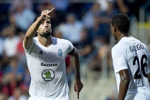 Bilder des Tages - Sport Lukas Magera of Boleslav, right, celebrates his goal during the 3rd qualifying round of the European League match FK Mlada Boleslav vs Shkendija Tetovo in Mlada Boleslav, Czech Republic, August 4, 2016. (CTKxPhoto MichalxKamaryt) CTKPhotoP201608040915801  kmt 9