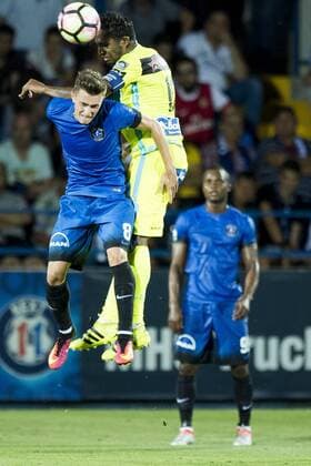 Viitorul s Carlo Casap and Gent s Renato Neto fight for the ball during a soccer game between Romania s FC Viitorul Constanta and Belgium s KAA Gent, Thursday 04 August 2016, in Ovidiu, Romania, the return leg of the third qualifying round in the Europa League competition. The first leg ended in a 5-0 Gent victory. JASPERxJACOBS  x04903546x