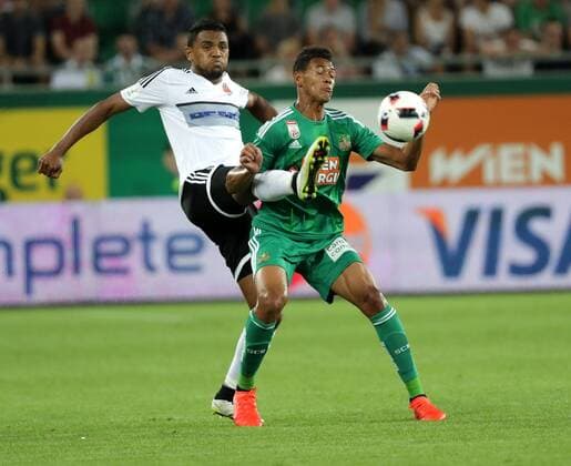 Bilder des Tages - Sport SOCCER - EL quali, Rapid vs Zhodino VIENNA,AUSTRIA,04.AUG.16 - SOCCER - UEFA Europa League, qualification, SK Rapid Wien vs FC Torpedo Zhodino. Image shows Terenti Lutsevich (Zhodino) and Joelinton (Rapid). Keywords: Wien Energie. GEPAxpictures xWalterxLuger