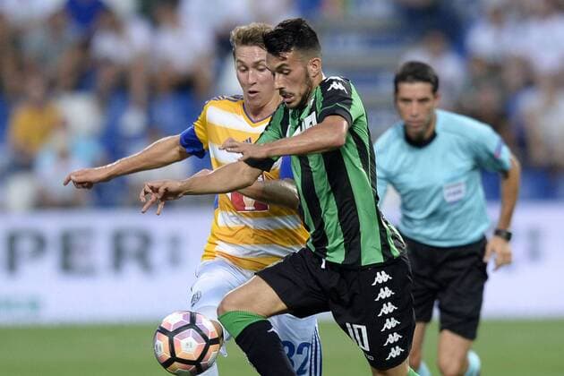 Reggio Emilia, Italien - Fussball, Europa League Quali, Sassuolo Calcio vs. FC Luzern: Nicola Sansone-Nicolas Haas 