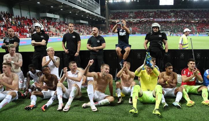 SOCCER - EL quali, Trnava vs A.Wien TRNAVA,SLOVAKIA,04.AUG.16 - UEFA Europa League, qualification, FC Spartak Trnava vs FK Austria Wien. Image shows the rejoicing of A.Wien. GEPAxpictures xChristianxOrt