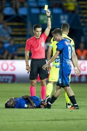 Gent s Siebe Horemans receives a yellow card from the referee during a soccer game between Romania s FC Viitorul Constanta and Belgium s KAA Gent, Thursday 04 August 2016, in Ovidiu, Romania, the return leg of the third qualifying round in the Europa League competition. The first leg ended in a 5-0 Gent victory. JASPERxJACOBS  x04903599x