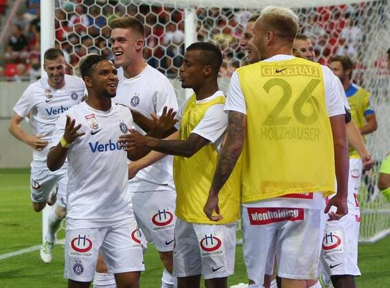 SOCCER - EL quali, Trnava vs A.Wien TRNAVA,SLOVAKIA,04.AUG.16 - UEFA Europa League, qualification, FC Spartak Trnava vs FK Austria Wien. Image shows the rejoicing of A.Wien. GEPAxpictures xChristianxOrt