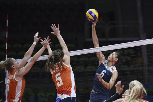 2016 Volleyball Olympics RIO DE JANEIRO, RJ - 06.08.2016: 2016 VOLLEYBALL OLYMPICS - BALKESTEIN-Grothues Maret (C) (NED) of Kruijf Robin (NED) and GONG Xiangyu (CHN) during the Volleyball Rio Olympics 2016 held in Maracanazinho. NOT AVAILABLE FOR LICENSING IN CHINA (Photo: Celso Pupo Fotoarena) x1172120x  CelsoxPupo