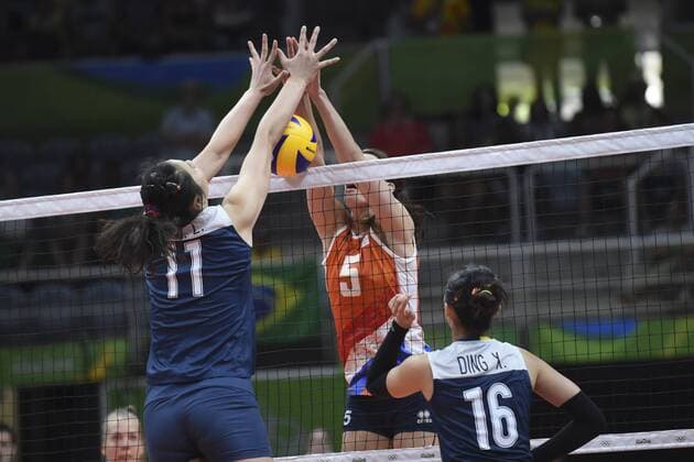 2016 Volleyball Olympics RIO DE JANEIRO, RJ - 06.08.2016: 2016 VOLLEYBALL OLYMPICS - Yuli XU (CHN) and Kruijf Robin (NED) during the Volleyball Rio Olympics 2016 held in Maracanazinho. NOT AVAILABLE FOR LICENSING IN CHINA (Photo: Celso Pupo Fotoarena) x1172130x  CelsoxPupo