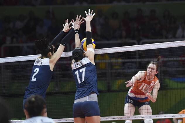 2016 Volleyball Olympics RIO DE JANEIRO, RJ - 06.08.2016: 2016 VOLLEYBALL OLYMPICS - SLOETJES Lonneke (NED), ZHU Ting (CHN) and YAN Ni (CHN) during the Volleyball Rio Olympics 2016 held in Maracanazinho. NOT AVAILABLE FOR LICENSING IN CHINA (Photo: Celso Pupo Fotoarena) x1172132x  CelsoxPupo