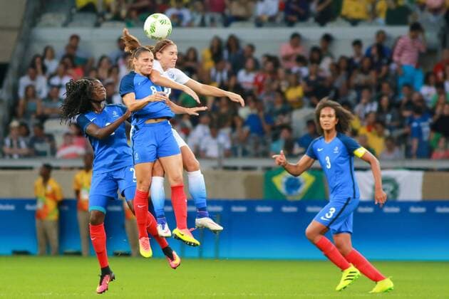 Rio 2016, Fußball, Damen, USA - Frankreich Olympics 2016 Football BH BELO HORIZONTE, MG - 06.08.2016: OLYMPICS 2016 FOOTBALL BH - Match for high during the match between United States (USA) x France (FRA) at the Football Group G Olympic Women, the 2016 Olympics held in Mineirao Stadium in the host city Belo Horizonte, MG. (Photo: Dudu Macedo Fotoarena) x1172592x  DuduxMacedo