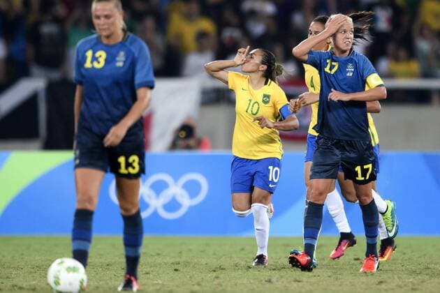 Rio 2016, Fußball, Damen, Brasilien - Schweden 160806 Brasilien s Marta SWE Caroline Seger FUSSBALL Brasilien vs Schweden Nationateam 6 august 2016 OS i Rio de Janeiro.  Copyright: CARLxSANDIN BB160806CS084