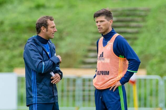 Mittersill, Oesterreich, 06.08.2016, Trainingslager FC Schalke 04, v-l Chef-Trainer Markus Weinzierl (S04) Klaas-Jan Huntelaar (S04) ( DeFodi507