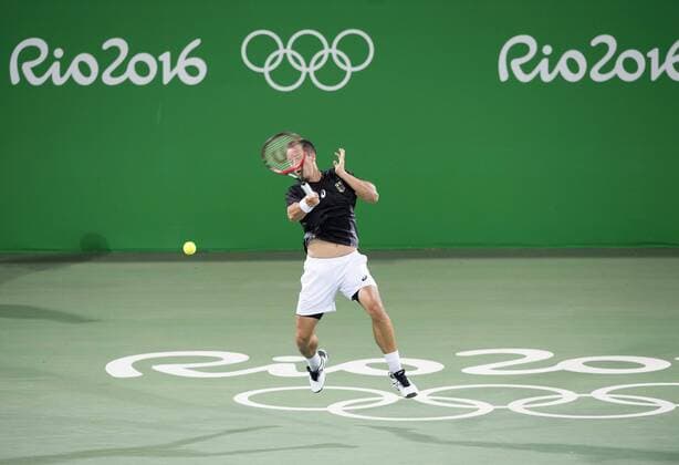 Philipp KOHLSCHREIBER, GER, Aktion, TENNIS Einzel der Maenner, erste Runde, Men s Singles First Round Philipp KOHLSCHREIBER, GER vs Guido PELLA, ARG 2:1 am 06.08.2016 Olympische Sommerspiele 2016, vom 05.08. - 21.08.2016 in Rio de Janeiro Brasilien.
