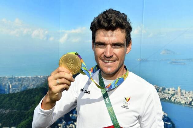 Rio 2016, Radsport, Olympiasieger Greg van Avermaet Fotoshooting Belgium olympic champion, Greg Van Avermaet poses with his gold medal at a press conference PK Pressekonferenz of olympic champion, Belgian gold medal winner after yesterday the men s road race cycling event at the 2016 Olympic Games Olympische Spiele Olympia OS in Rio de Janeiro, Brazil, Sunday 07 August 2016. ERICxLALMAND  x04905731x