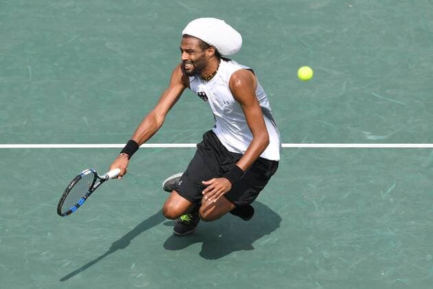 Rio 2016, Tennis, Dustin Brown knickt um und scheidet aus Dustin BROWN (GER) kommt in seinem Erstrundennatch gegen Thomas BELUCCHI (BRA) bei dieser Aktion zu Fall und verletzt sich am Knoechel und muss aufgeben,Verletzung, Tennis,Maenner,am 07.08.2016,Olympic Tennis Center, Olympische Sommerspiele 2016, vom 05.08. - 21.08.2016 in Rio de Janeiro Brasilien.