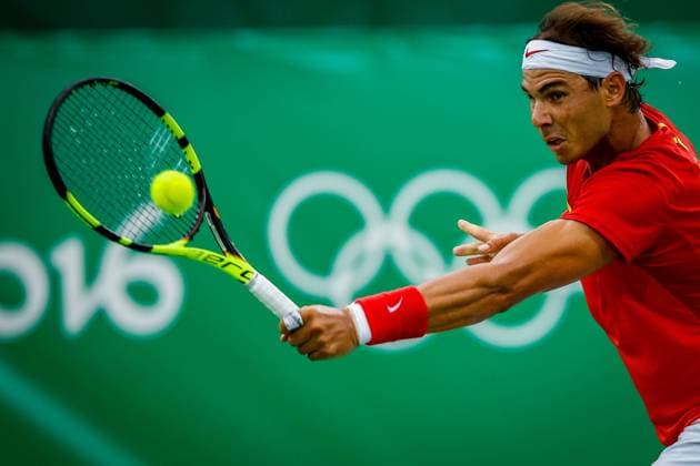 Rio 2016, Tennis, Rafael Nadal in Aktion Spanish tennis player Rafael Nadal in action against Argentinian Federico Delbonis during their Olympic Games Olympische Spiele Olympia OS Rio 2016 Men s Tennis Singles match at the Olympic Tennis Centre in Rio de Janeiro, Brazil, 7 August 2016. EFE Fernandio Bizerra Jr MEN S TENNIS SINGLES IN RIO !ACHTUNG: NUR REDAKTIONELLE NUTZUNG!  RIO020 20160807-636062010677500895