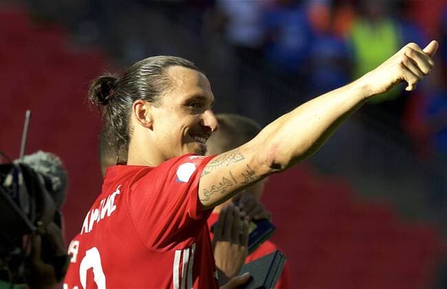 07.08.2016, Wembley Stadion, London, ENG, Community Shield, Leicester City vs Manchester United ManU im Bild Zlatan Ibrahimovic of Manchester United gives a thumbs up Zlatan Ibrahimovic of Manchester United gives a thumbs up after the Community Shield Match between Leicester City vs Manchester United at the Wembley Stadion in London, Great Britain on 2016 08 07. London  EX_FOCUS_FIL  