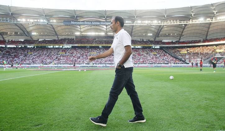 08.08.2016, Stuttgart, Fußball 2. Bundesliga 1. Spieltag Saison 2016 2017 VfB Stuttgart vs. FC St. Pauli , Trainer Jos Luhukay ( vfB )