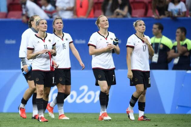 Rio 2016, Fußball, Damen, Deutschland - Kanada 160809 Deutschlands Anja Mittag, Melanie Leupolz, Malinie Behringer und Isabel Kerchowski Deutschland und Kanada 9 august 2016 OS i Brasilia.  Copyright: CARLxSANDIN BB160809CS015