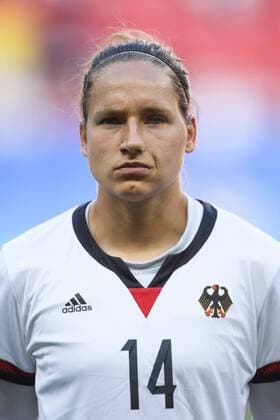 160809 Deutschland s Babett Peter - Fußball, Deutschland vs Kanada Nationalteam 9. August 2016 OS i Brasilia.  Copyright: CARLxSANDIN BB160809CS041