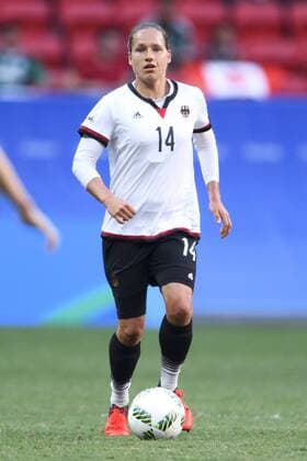 160809 Deutschland s Babett Peter - Fußball, Deutschland vs Kanada Nationalteam 9. August 2016 OS i Brasilia.  Copyright: CARLxSANDIN BB160809CS054