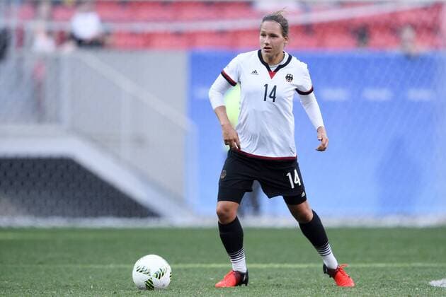 160809 Deutschland s Babett Peter - Fußball, Deutschland vs Kanada Nationalteam 9. August 2016 OS i Brasilia.  Copyright: CARLxSANDIN BB160809CS063