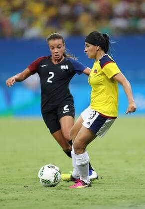 Olympics 2016 Football Manaus MANAUS, AM - 09.08.2016: OLYMPICS 2016 FOOTBALL MANAUS - Gaitan Natalia dispute ball Mallory Pugh during the match between Colombia (COL) x United States (US) for the Group G game Olympic Women& 39;s Foot Rll Rio Olympics 2016 held in Amazonia Arena in Manaus host city. (Photo: Emanuel Pires Fotoarena) x1176650x  EmanuelxPires