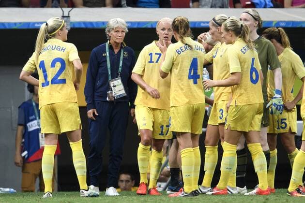 160809 Schweden s Pia Sundhage und Caroline Seger Fußball China vs Schweden 9 August 2016 OS i Brasilia.  Copyright: CARLxSANDIN BB160809CS094