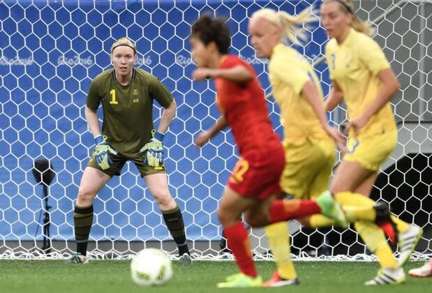160809 Schweden s Hedvig Lindahl Fußball China vs Schweden 9 August 2016 OS i Brasilia.  Copyright: CARLxSANDIN BB160809CS101