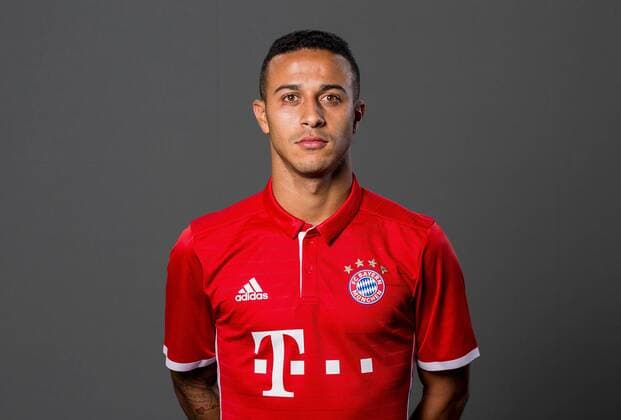 FUSSBALL 1. BUNDESLIGA SAISON 2016 2017 10.08.2016 Fototermin beim FC Bayern Muenchen: Thiago Alcantara