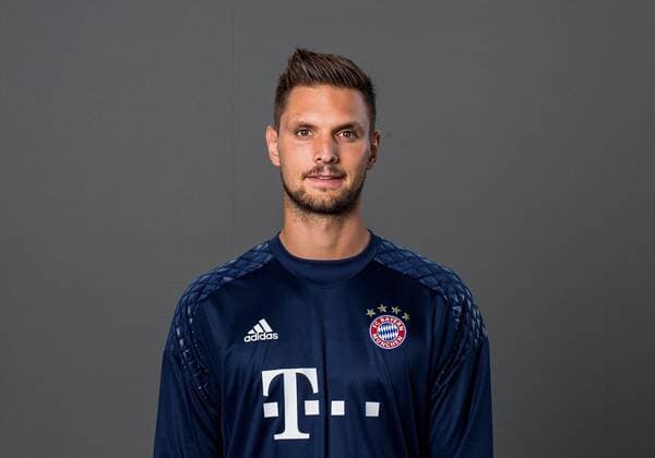 FUSSBALL 1. BUNDESLIGA SAISON 2016 2017 10.08.2016 Fototermin beim FC Bayern Muenchen: Torwart Sven Ulreich