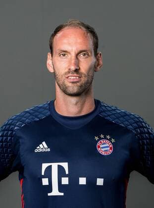 FUSSBALL 1. BUNDESLIGA SAISON 2016 2017 10.08.2016 Fototermin beim FC Bayern Muenchen: Torwart Tom Starke