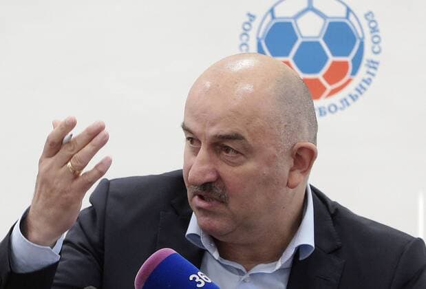 MOSCOW, RUSSIA â€“ AUGUST 11, 2016: Stanislav Cherchesov, newly appointed head coach of the Russian men s national football team, speaks at a news conference following a meeting of the Executive Committee of the Russian Football Union. Mikhail Metzel TASS  TS02CA8F