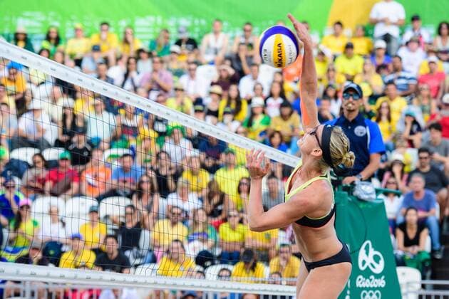 12.08.2016, Rio de Janeiro, Copacabana Beachvolleyball, Olympische Spiele Angriff Karla Borger ( 1 GER)