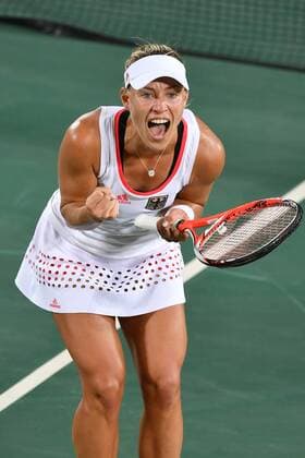 Angelique KERBER (GER),Schlussjubel nach Einzug ins Finale,Jubel,Freude,Begeisterung ,Aktion,Einzelbild,angeschnittenes Einzelmotiv,Halbfigur,halbe Figur,ballt die Faust und schreit, Tennis,Frauen,women,am 12.08.2016,Olympic Tennis Center, Olympische Sommerspiele 2016, vom 05.08. - 21.08.2016 in Rio de Janeiro Brasilien.
