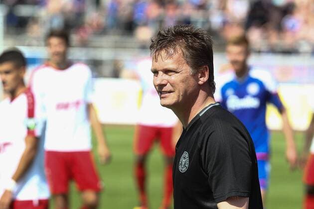 Fußball, GER, Dritte Liga, 4. Spieltag, Fortuna Köln - Holstein Kiel am Samstag, 13. August 2016 im Südstadion in Köln-Zollstock Trainer Karsten Neitzel ( Kiel ) Fortuna Köln - Holstein Kiel