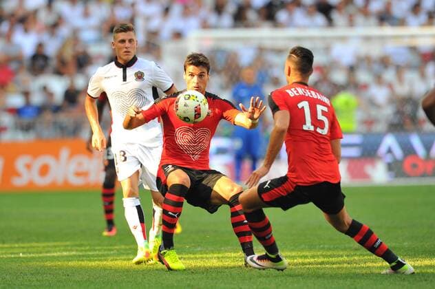 18 REMI WALTER (nice) - 28 Yoann GOURCUFF (ren) - Fussball Frankreich, Ligue 1, OGC Nice vs. Stade Rennes - 1 08 2016 FEP Panoramic 