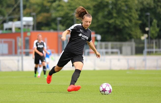 14.08.2016 xcex Deutschland, Frankfurt, Fussball, Frauenfussball, Vorbereitung Allianz Frauen-Bundesliga Saison 2016 2017 Testspiel zwischen dem 1. FFC Frankfurt und der TSG Hoffenheim Tanja Pawollek (Frankfurt)