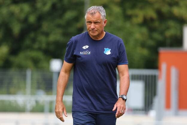 14.08.2016 xcex Deutschland, Frankfurt, Fussball, Frauenfussball, Vorbereitung Allianz Frauen-Bundesliga Saison 2016 2017 Testspiel zwischen dem 1. FFC Frankfurt und der TSG Hoffenheim Trainer Jürgen Ehrmann (Hoffenheim) an der Seitenlinie