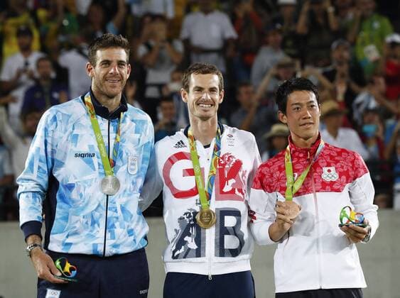 (160814) -- RIO DE JANEIRO, Aug. 14, 2016 -- Andy Murray of Great Britain (C), Juan Martin Del Potro of Argentina (L) and Nishikori Kei of Japan attend the awarding ceremony of the men s tennis singles match at the 2016 Rio Olympic Games Olympische Spiele Olympia OS in Rio de Janeiro, Brazil, on Aug. 14, 2016. Andy Murray won the gold medal. )(dh) (SP)BRAZIL-RIO DE JANEIRO-OLYMPICS-TENNIS HanxYan 
