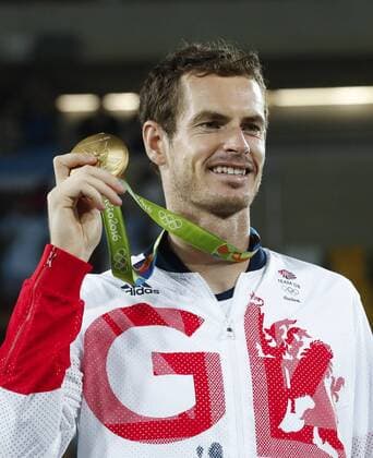 (160814) -- RIO DE JANEIRO, Aug. 14, 2016 -- Andy Murray of Great Britain shows the gold medal at the awarding ceremony of the men s tennis singles match at the 2016 Rio Olympic Games Olympische Spiele Olympia OS in Rio de Janeiro, Brazil, on Aug. 14, 2016. Andy Murray won the gold medal. )(dh) (SP)BRAZIL-RIO DE JANEIRO-OLYMPICS-TENNIS HanxYan 