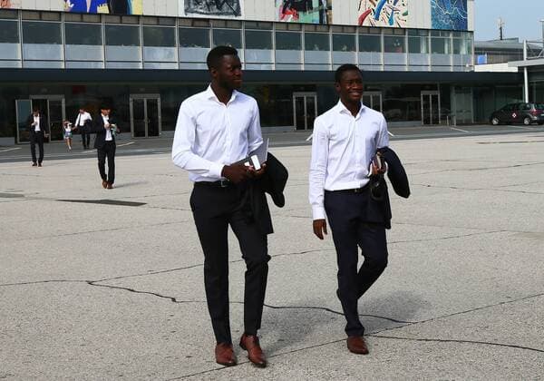 SOCCER - UEFA CL quali, Zagreb vs RBS SALZBURG,AUSTRIA,15.AUG.16 - SOCCER - UEFA Champions League, qualification, GNK Dinamo Zagreb vs Red Bull Salzburg, preview, departure from the Salzburg airport. Image shows Dayot Upamecano and Diadie Samassekou (RBS). GEPAxpictures xFelixxRoittner