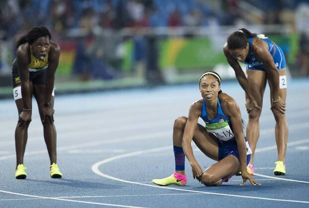 Rio 2016, Rückblick auf olympische Momente August 15, 2016 - Rio de Janeiro, RJ, Brazil - OLYMPICS ATHLETICS: Silver medal winner Allyson Felix (USA) reacts after she was beat by Gold medal winner Shaunae Miller (BAH) in the Women s 800m final at Olympic Stadium (EngenhoÂ£o) during the 2016 Rio Summer Olympics games. RIO 2016 - Athletics: Men s - ZUMAj89_