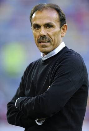 Fussball, 2. Bundesliga, Deutschland, Herren, Saison 2016 2017, 2. Spieltag, ESPRIT-Arena Düsseldorf, Fortuna Düsseldorf, F95 (weiss) - VfB Stuttgart (rot) 1:0; Trainer Jos Luhukay (Stuttgart). Einzelbild, Portrait, Porträt.