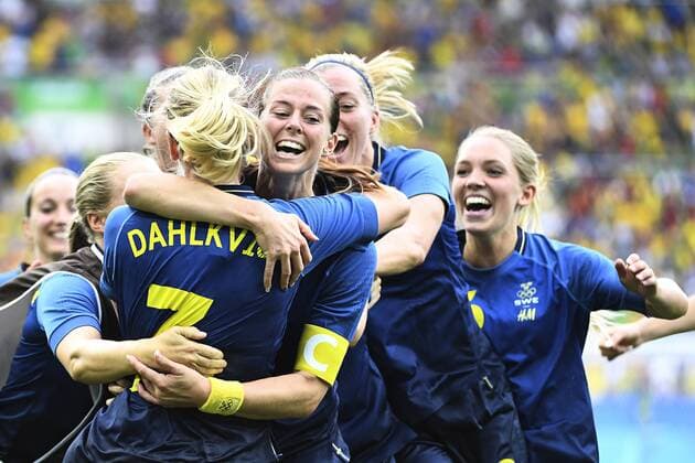 Rio 2016, Fußball, Damen, Schweden zieht ins Finale ein Schweden s Lotta Schelin , Lisa Dahlkvist Halbfinale Brasilien - Schweden Olympische Spiele in Rio de Janeiro.  Copyright: CARLxSANDIN BB160816CS041