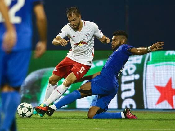 SOCCER - UEFA CL quali, Zagreb vs RBS ZAGREB,CROATIA,16.AUG.16 - SOCCER - UEFA Champions League, Play-off qualification, GNK Dinamo Zagreb vs Red Bull Salzburg. Image shows Andreas Ulmer (RBS) and El Arabi Hilal Soudani (Zagreb). GEPAxpictures xFelixxRoittner