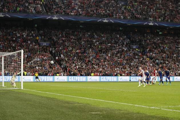 (L-R) goalkeeper Soslan Dzhanaev of FK Rostov, Davy Klaassen of Ajax 1-1 during the Champions League play-off match between Ajax and FK Rostov at the Amsterdam Arena on august 16, 2016 in Amsterdam, the Netherlands Ajax v FK Rostov Champions League 2016 2017 xVIxxIVx 6030902