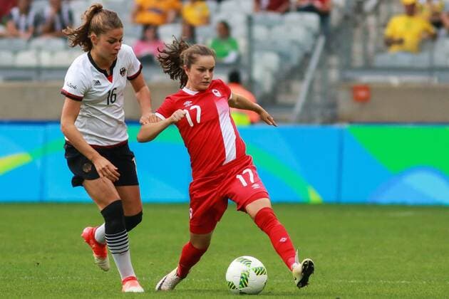 Rio 2016, Fußball, Damen, Deutschland - Kanada Olympics 2016 Football BH BELO HORIZONTE, MG - 16.08.2016: OLYMPICS 2016 FOOTBALL BH - Jessie Fleming, Canada, trying to escape the marking Melanie Leupolz, Germany, during the match between Canada (CAN) vs Germany (GER), the semifinals of the Olympic Women& 39;otball, ll, the Rio Olympics 2016 held at the Mineirao Stadium ie city -headquarters Belo Horizonte, MG. (Ph (Photo: Dudu Macedo Fotoarena) x1185434x  DuduxMacedo