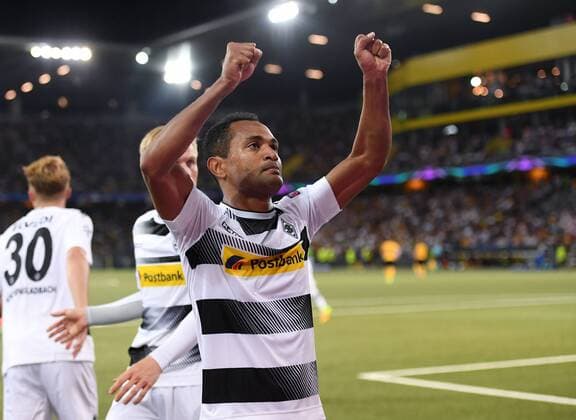 Fussball Champions League Qualifikation Saison 2016 2017 16.08.2016 BSC Young Boys Bern - Borussia Moenchengladbach JUBEL Borussia Moenchengladbach; Torschuetze zum 1-3 Raffael 