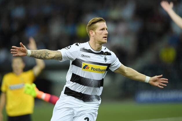 Fussball Champions League Qualifikation Saison 2016 2017 16.08.2016 BSC Young Boys Bern - Borussia Moenchengladbach JUBEL Borussia Moenchengladbach; Torschuetze zum 1-2 Andre Hahn 