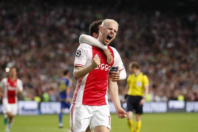 (L-R) Davy Klaassen of Ajax, Amin Younes of Ajax during the Champions League play-off match between Ajax and FK Rostov at the Amsterdam Arena on august 16, 2016 in Amsterdam, the Netherlands Ajax v FK Rostov Champions League 2016 2017 xVIxxIVx 6031574
